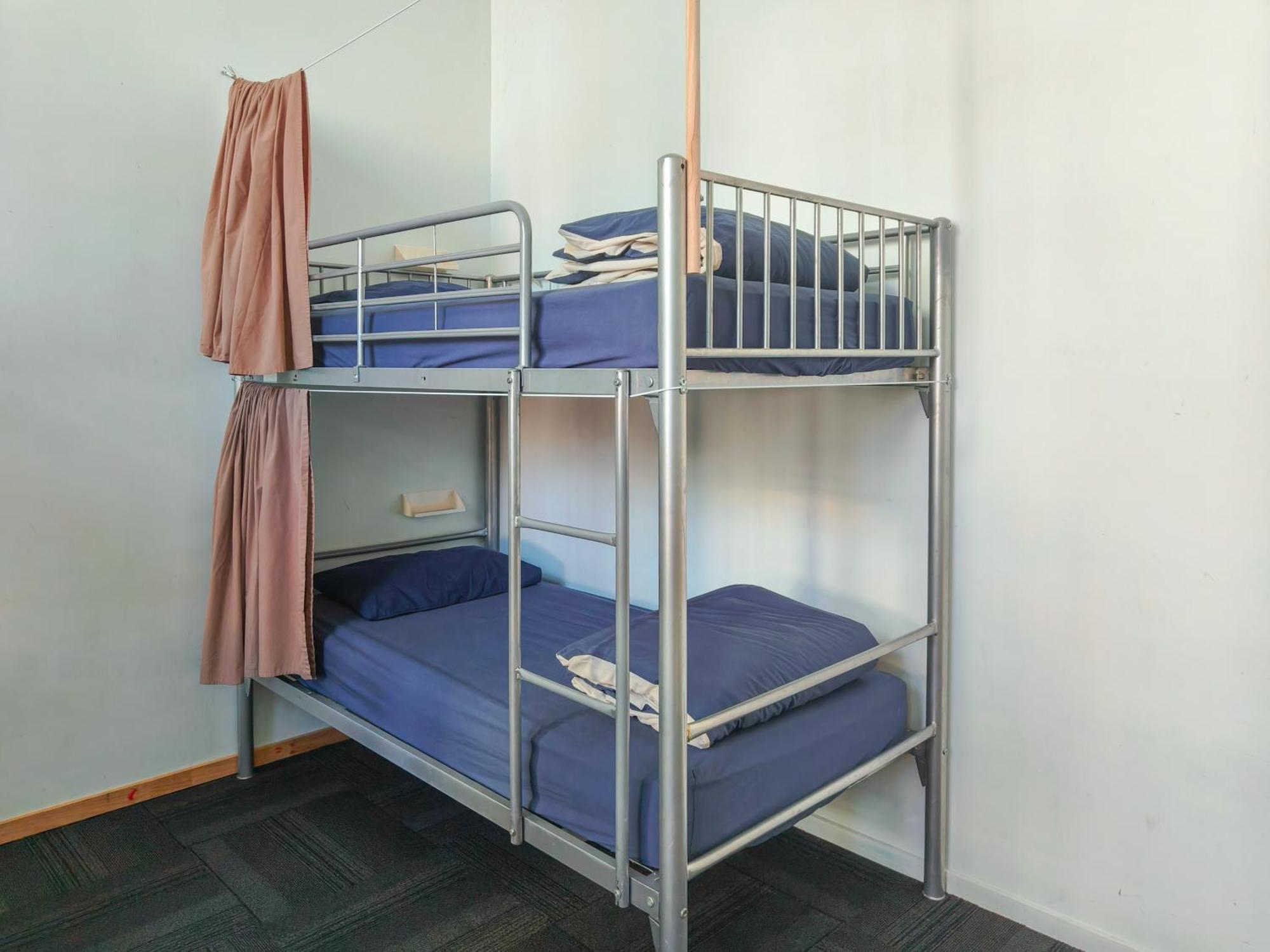 Metro Adventurer Backpackers Hostel Auckland Exterior photo